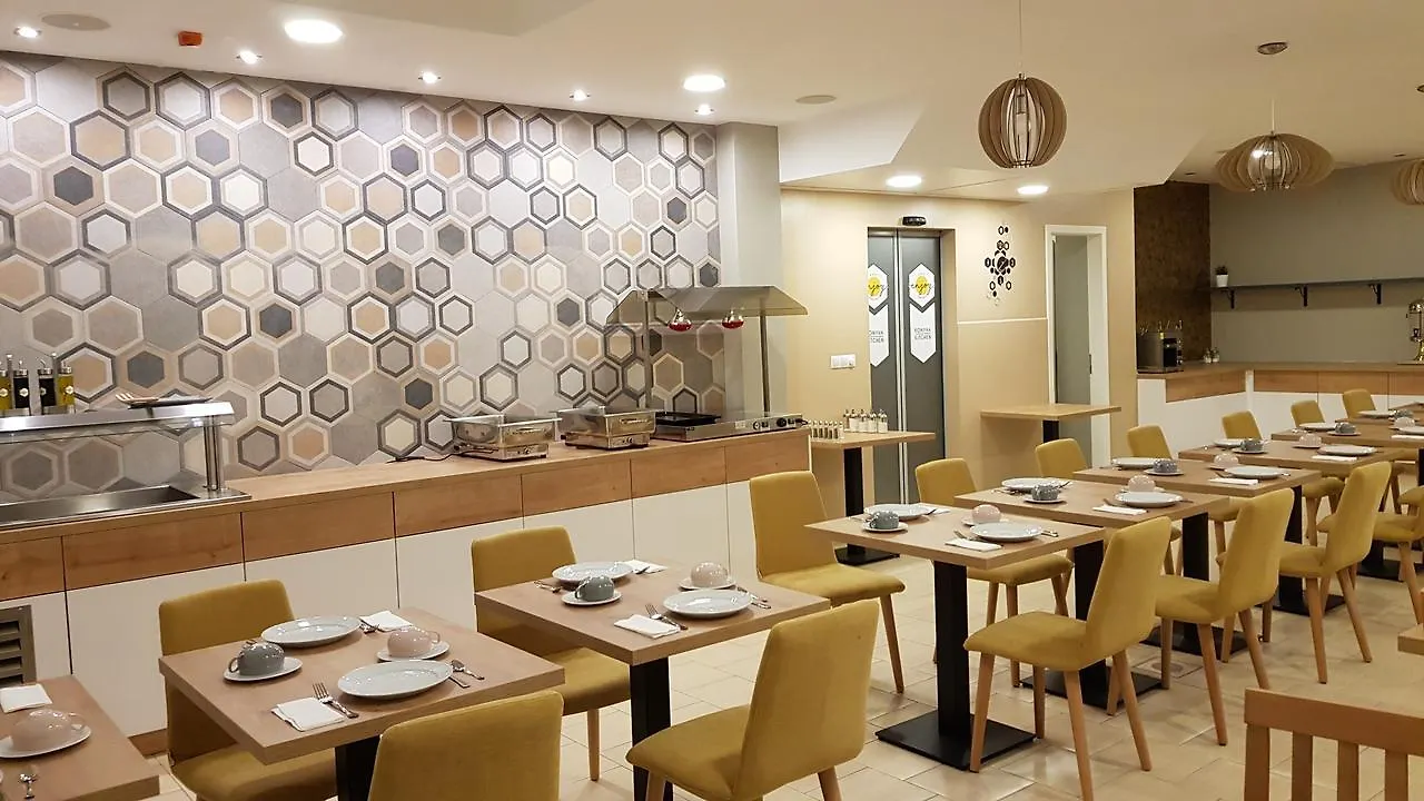Enjoy Budapest Aparthotel 4*,  הונגריה