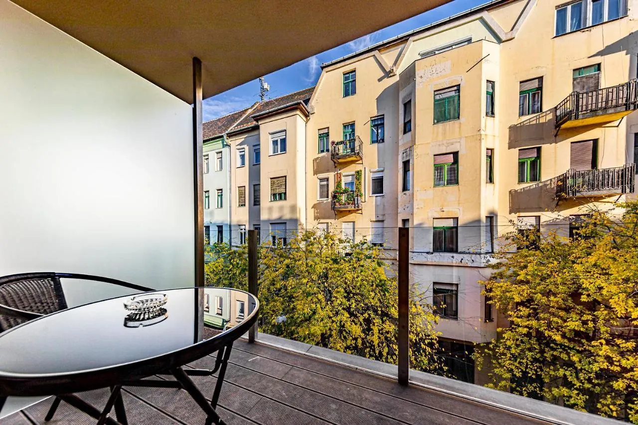 ****  Enjoy Budapest Aparthotel הונגריה